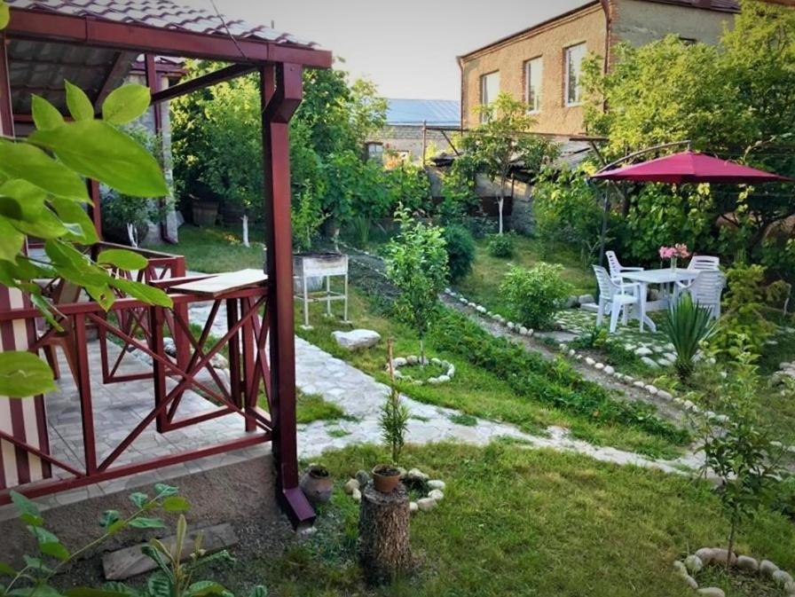 Guesthouse Lilia &Wine Celler Telavi Exterior foto