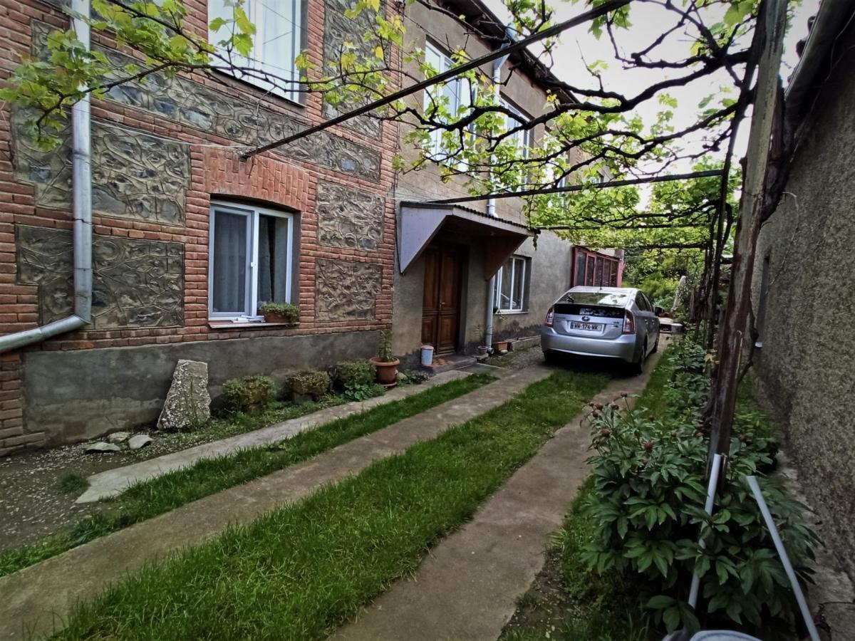 Guesthouse Lilia &Wine Celler Telavi Exterior foto